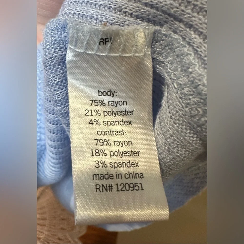 SO. Women’s Light Blue Ribbed Back‎ Long Sleeve Top Size Large
